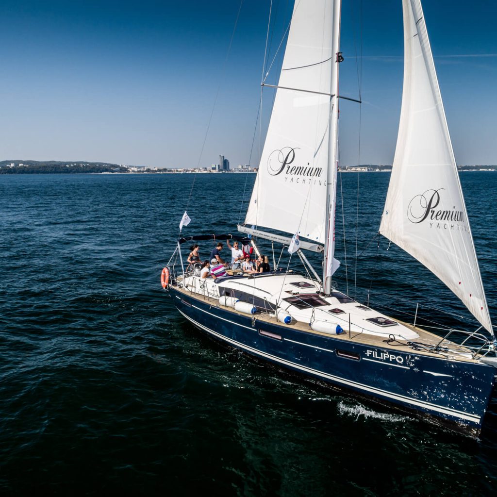 premium yachting 7 1 1024x1024 - Premium Yachting - morska przygoda w luksusowych warunkach
